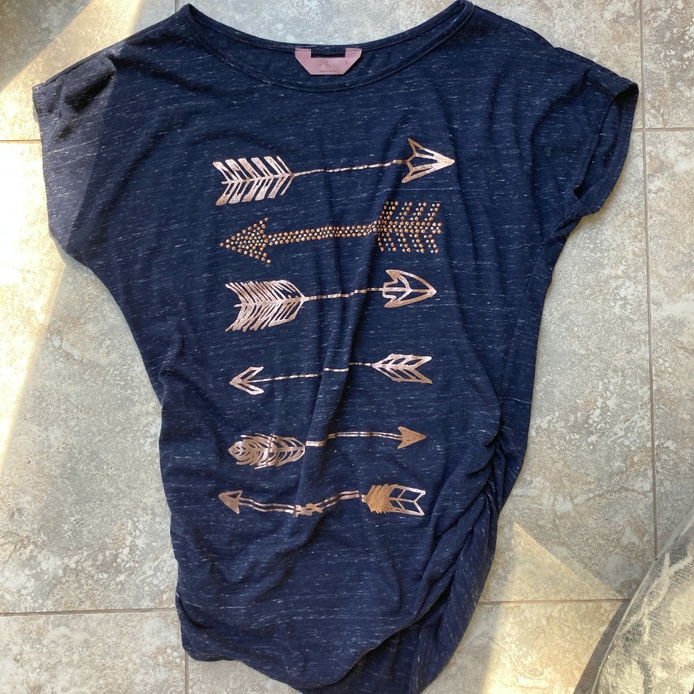 Navy blue arrow t-shirt